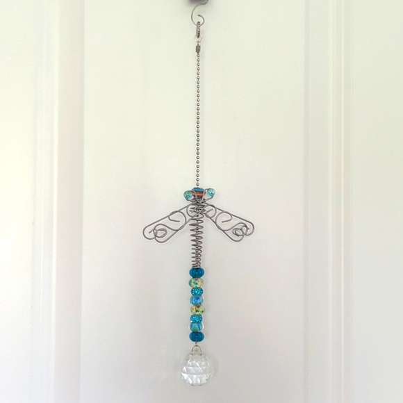 🆕️ Handcrafted Artisan Dragonfly Suncatcher with Blue Hued Glass Beads - Picture 9 of 17